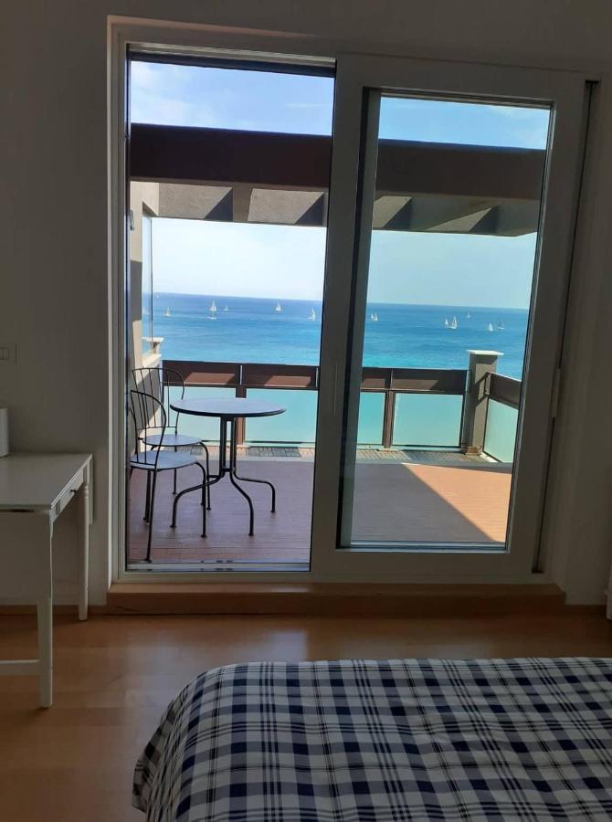 Attico Suite Spiaggia Бари Экстерьер фото